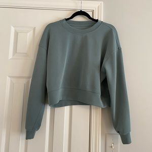 Lululemon Cropped Crew